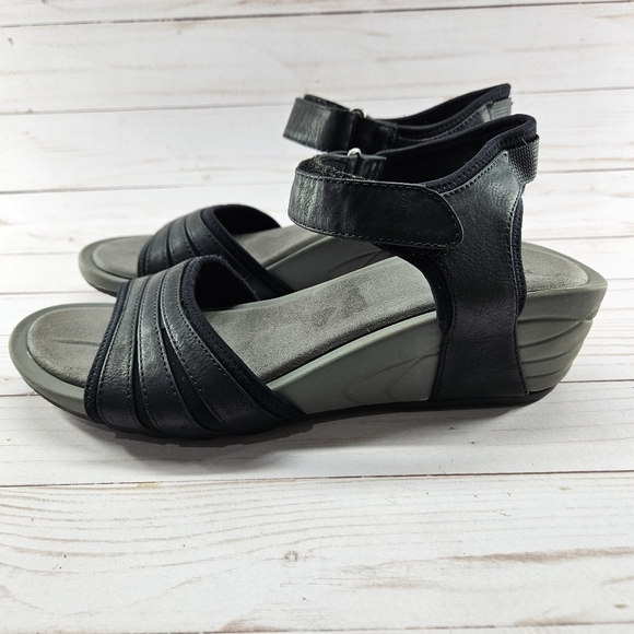 BareTraps Womens Boland Black‎ Ankle Strap Open Toe Wedge Sandals Size 11 - Picture 6 of 11